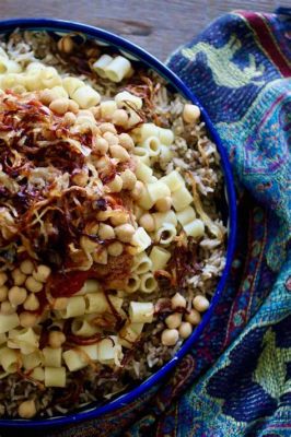  Koshari: Una Sinfonía de Texturas y Sabores Egipcios en la Vibrante Luxor